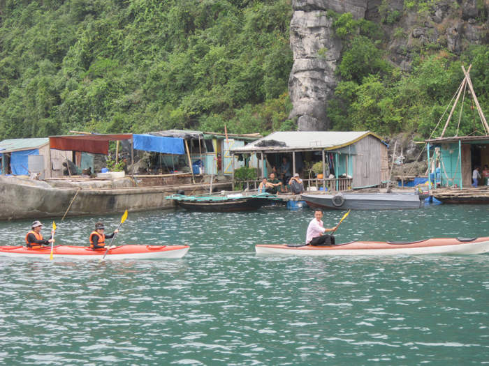 Cua_Van_Fishing_Villages.jpg