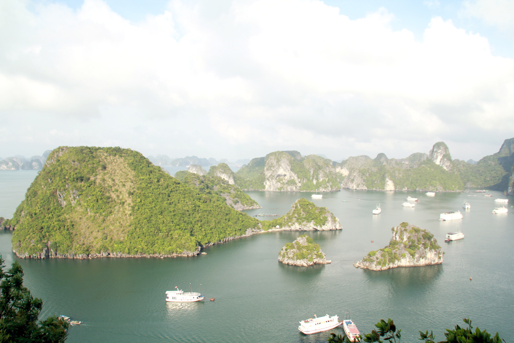 Halong-Bay-vietnam.jpg
