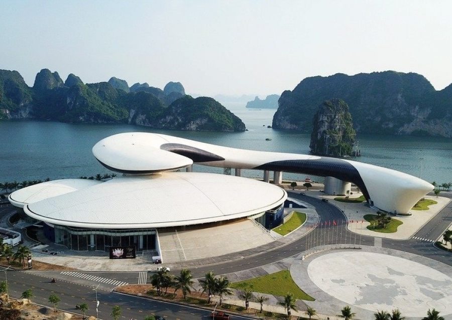 Dolphin-Palace-Halong.jpeg