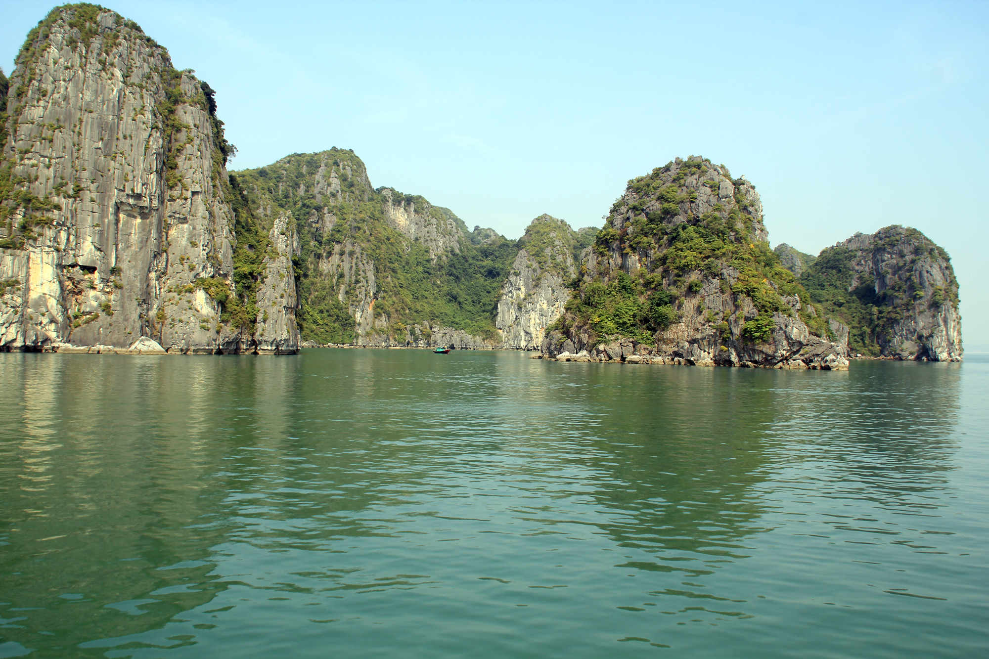 Halong-Bay.jpg