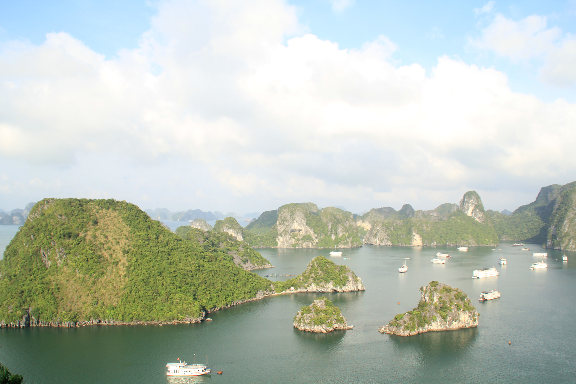 Halong-Bay.jpg