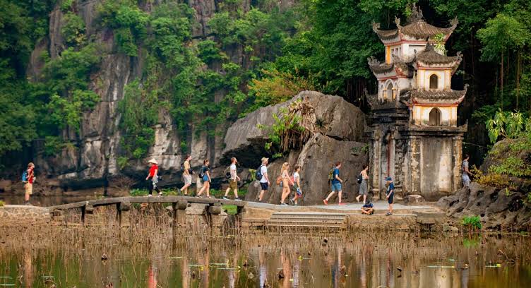 Bich-Dong-pagoda.jpg
