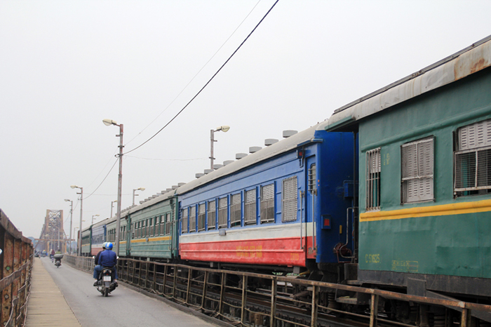 Hanoi-train.jpg