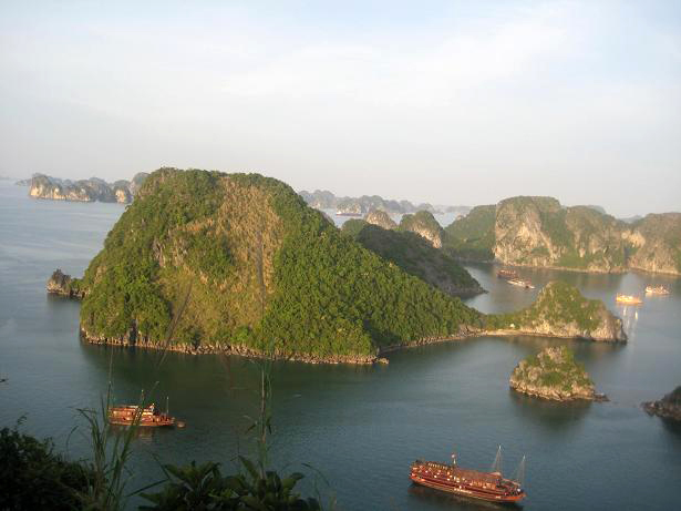 Halong-bay.jpg