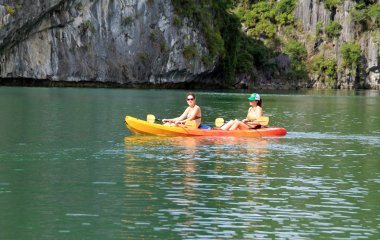 Family-friendly Halong bay travel: Essential tips for traveling with kids
